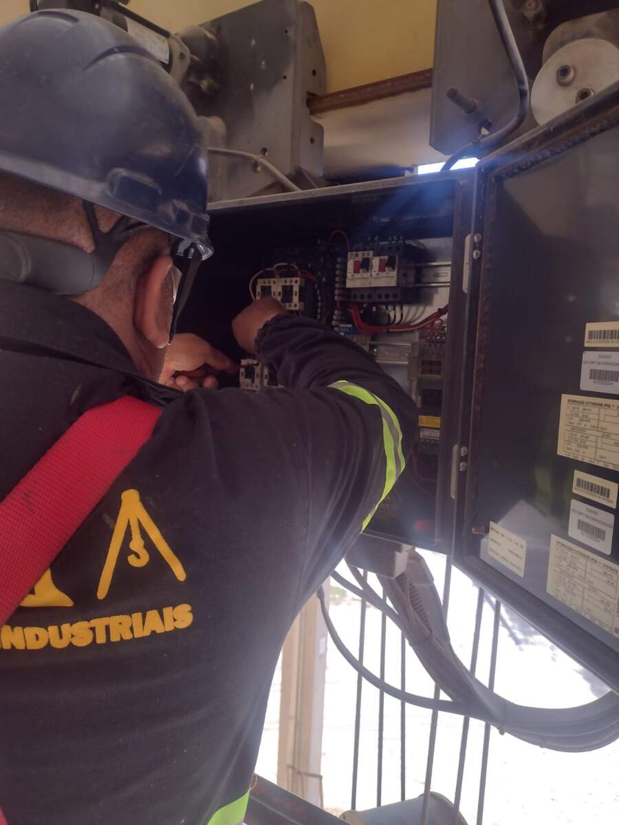 Manutenção industrial em campo